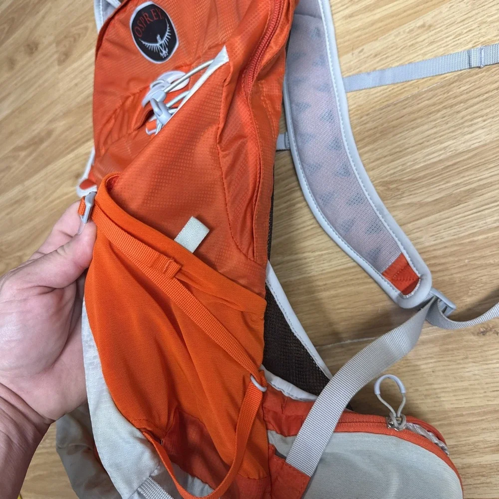 Osprey Talon 22 Backpack Orange Hiking Camping Medium/large